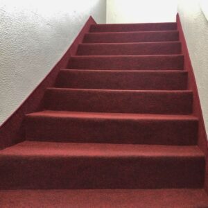 Treppe mit Nadelvlies