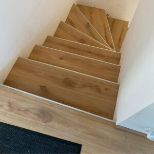 Laminat auf Treppe