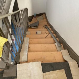 Teppichverlegung auf Treppe