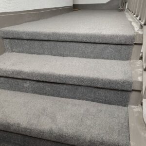 Teppichverlegung auf Treppe