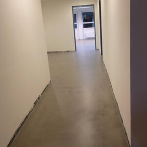 Neuer Spachtelboden in der Cultra Brühl